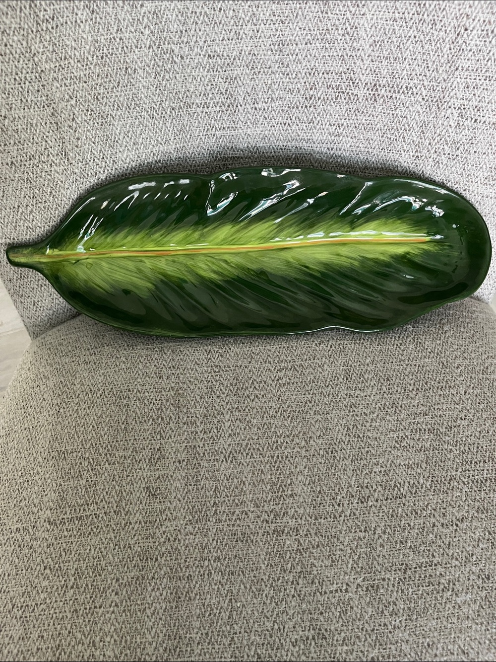 VTG 2001 Boston Warehouse Trading Corp ceramic green banana leaf tray dish 5x15